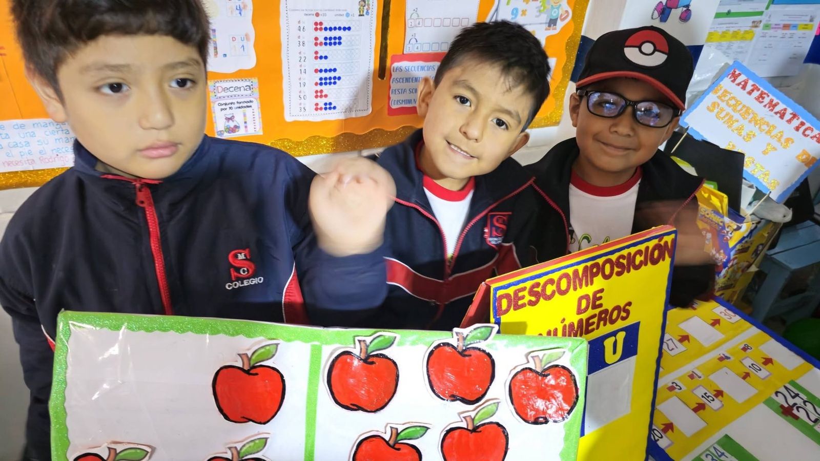 Estudiantes de Inicial presentando su proyecto